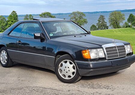 Mercedes-Benz E 320 CE 320 Klima Leder schwarz SSD 220PS