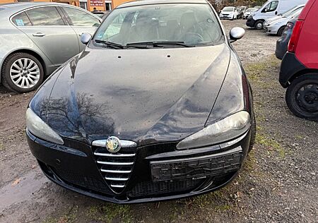 Alfa Romeo 147 1.9 JTD 16V M-Jet Distinctive