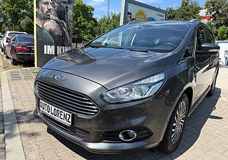 Ford S-Max Titanium *Kamera*Klimaautomatik*NAVI*7Sitz