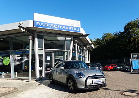 Mini Cooper "Essential Trim", Apple CarPlay, Tempomat
