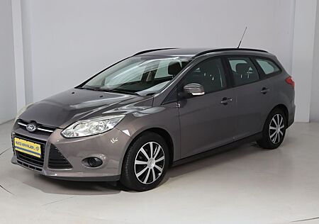 Ford Focus 1.6 EcoBoost Turnier * 1. Hand * Anhängerk