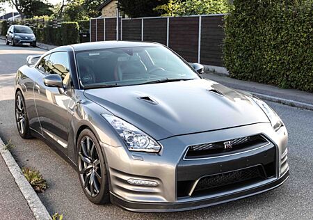 Nissan GT-R 3.8l Black Edition ALPHA OMEGA 12