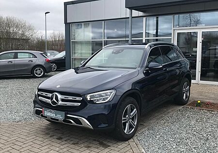 Mercedes-Benz GLC 220 d 4M. AMG Line Wide Kamera AHK Stand.