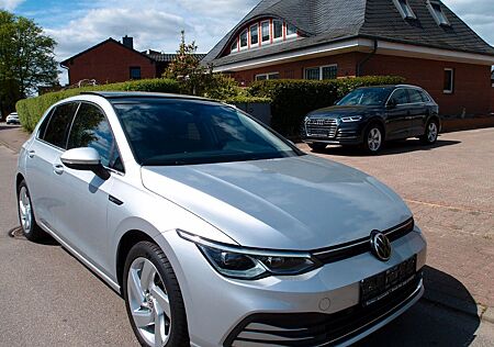VW Golf Volkswagen VIII 1,5l Style LED Pano. ACC Navi SH