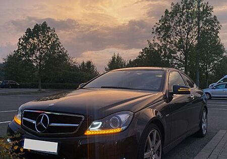 Mercedes-Benz C 350 gebraucht kaufen Mercedes-Benz C 350 TOP ZUSTAND| AMG Paket| Mercedes Benz C350 Coupe