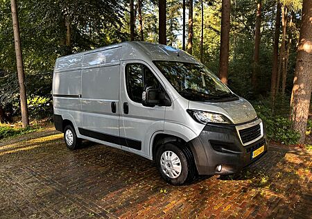 Peugeot Boxer 165ps 2018 euro6 silber metallic 5.4 meter