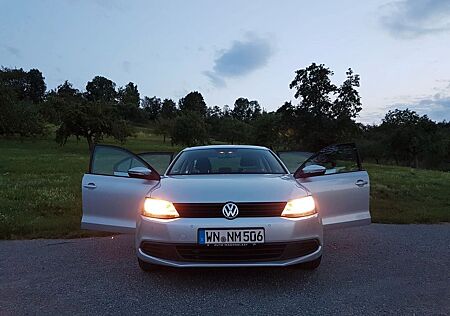 VW Jetta Volkswagen 1.2 TSI Trendline Trendline