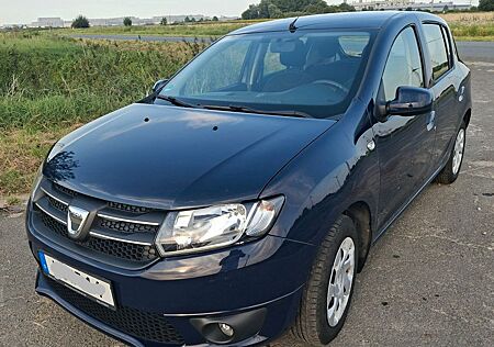 Dacia Sandero 1.2 16V 75 Lauréate TÜV neu 8-fach Räder