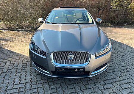 Jaguar XF 3.0 L V6 Diesel -