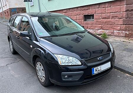 Ford Focus 1.4 Turnier *PDC *eFH *Klima *ZV