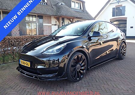 Tesla Model Y PERFORMANCE ! BODYKIT ! HUD / 22-INCH /