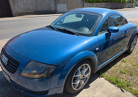 Audi TT Coupe 1.8T quattro -