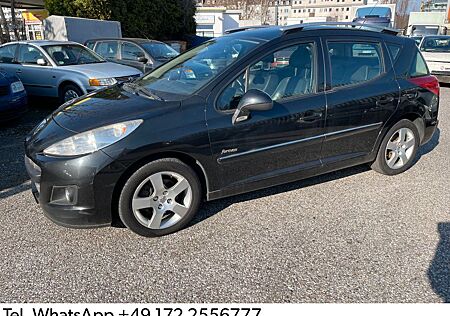 Peugeot 207 1,6 HDi,Euro 5,Panorama-Dach,Teilleder,Klima