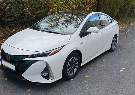 Toyota Prius 1.8-l-VVT-i Plug-in Solar Solar
