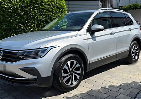 VW Tiguan Volkswagen 2.0 TDI SCR DSG Life Life