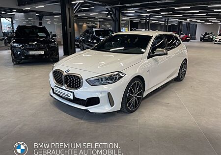 BMW M135i xDrive LiveCockpitProf PDC Sportsitze LED