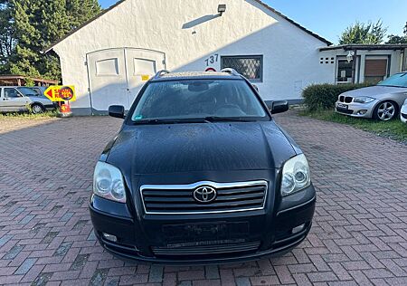 Toyota Avensis Kombi 2.0 Executive