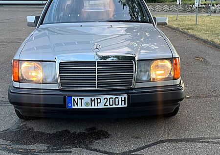 Mercedes-Benz 200 W124- / H-Kennzeichen