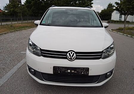 VW Touran Volkswagen 1.6 TDI DSG NAVI XENON AHK PANO