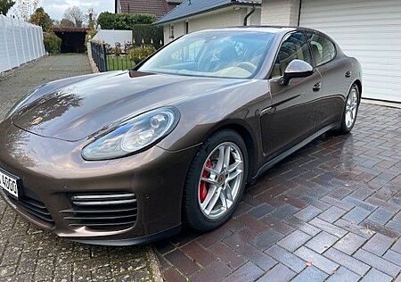 Porsche Panamera GTS GTS