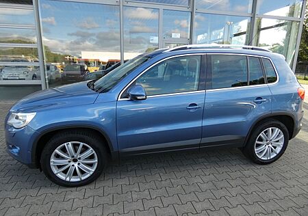 VW Tiguan Volkswagen Team 2.0*NAVI*XENON*AHK*PDC*KLIMA*ALU*