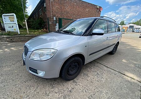 Skoda Fabia Combi Klima+Sitzheizung+Allwetterräder+Alu