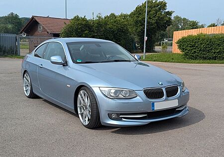 BMW 325i E92 LCI M Interior & Sportfahrwerk
