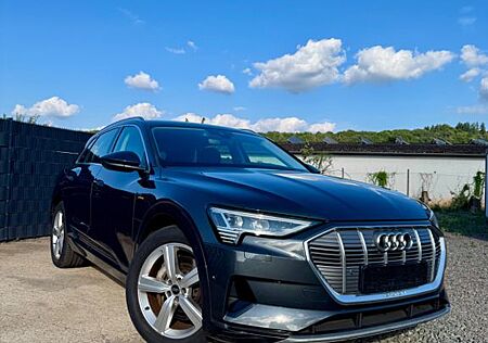 Audi e-tron 50 quattro -