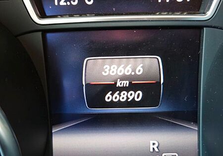 Mercedes-Benz GLA 200 -
