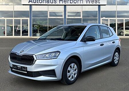 Skoda Fabia 1.0 TSI Essence LED Allwetterreifen Klima