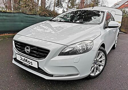 Volvo V40 Kinetic. Top Zustand.
