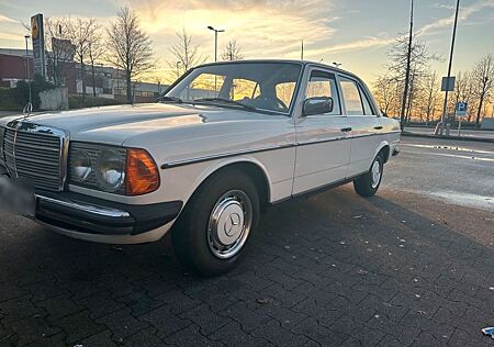 Mercedes-Benz 200