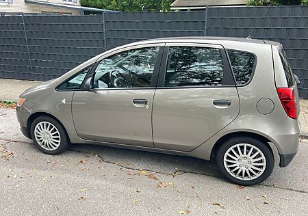 Mitsubishi Colt 1.1 -