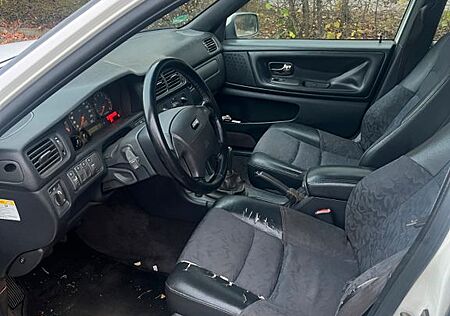 Volvo V70 V70I 10V 2.4 1997 Schaltgetriebe weiß