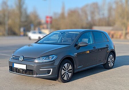 VW Golf Volkswagen e- /LED/CCS/Kamera/PDC/Navi/89% SOH