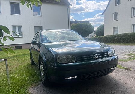 VW Golf Volkswagen 1.9 TDI Basis