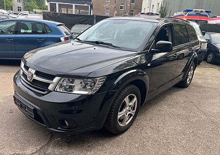 Fiat Freemont 2.0 Urban 7-Sitzer Navi Euro5 TÜV NEU