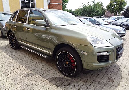 Porsche Cayenne Turbo ( Austausch Motor 90TKM ! )