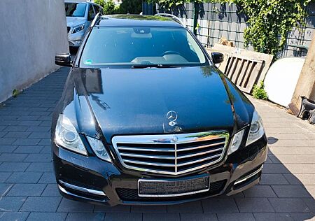 Mercedes-Benz E 200 CDI T BlueEFFICIENCY AVANTGARDE