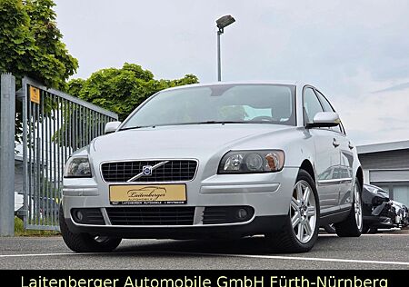 Volvo S40 Lim. 2.4 Momentum*KLIMA*LEDER*SHZ*8-FACH ALU