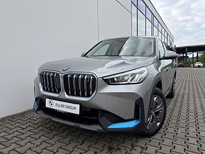 BMW iX1 xDrive 30 AD AHK-klappbar AHK Navi Digitales