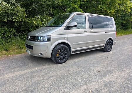 VW T5 Multivan Volkswagen 4x4 4Motion Allrad Camper 230v Bett