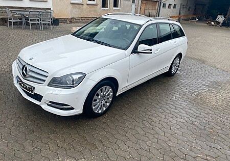 Mercedes-Benz C 180 T Automatik, EZ 1/24, Benzin, Kombi, AHK,