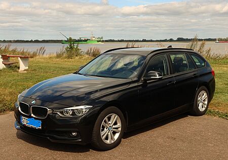BMW 320d Touring Pano Ahk LED Navi Leder Sitzheizung