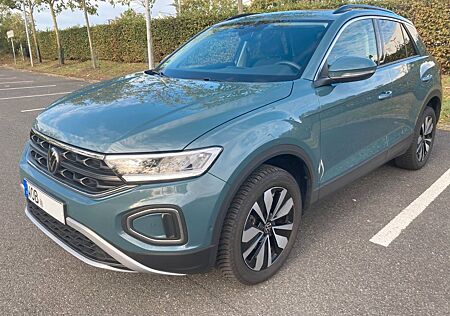 VW T-Roc Volkswagen 1.5 TSI OPF, 110kW/150PS, DSG MOVE, AHK