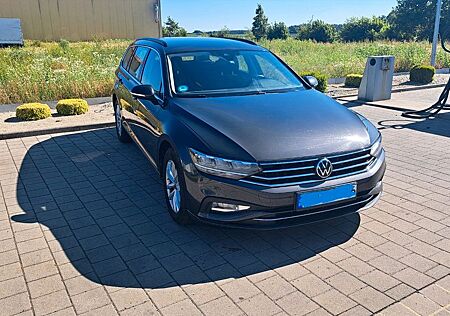 VW Passat Variant Volkswagen 2.0 TDI SCR DSG Business Vari...
