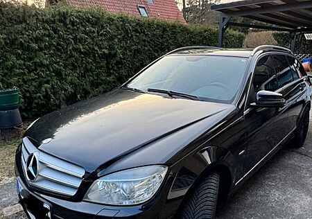 Mercedes-Benz C 180 CGI T BlueEFFICIENCY ELEGANCE Aut. ELE...
