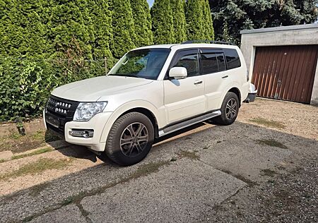 Mitsubishi Pajero 3,2 DI-D 4WD Automatik -