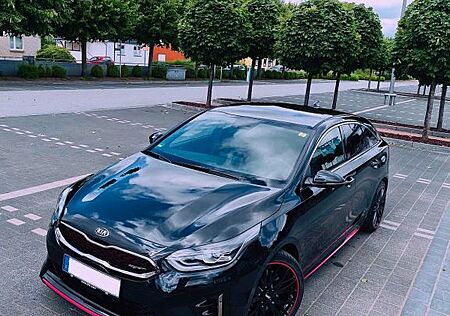 Kia Pro_ceed pro_cee'd / ProCeed 1.6 / ab Juni zur Verfügung