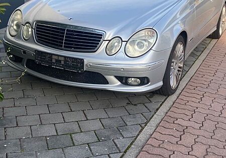 Mercedes-Benz E 240 T AVANTGARDE AMG Line